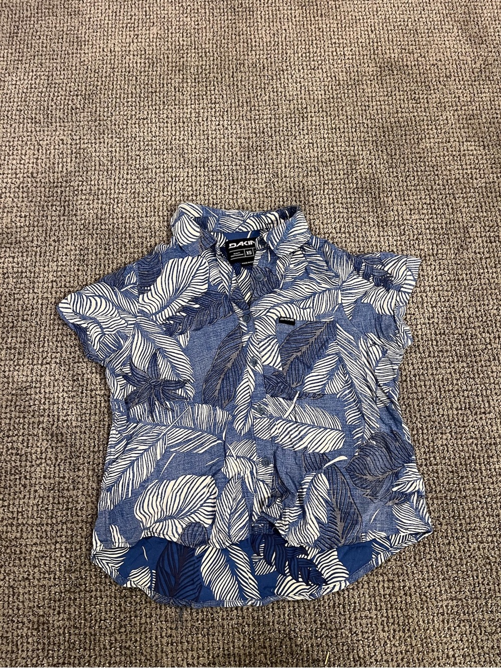 Dakine Blue and White Leaf-Print Short Sleeve Button-Down